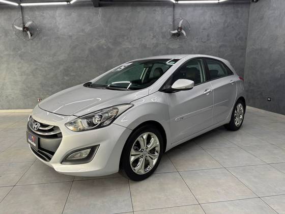 HYUNDAI I30 2.0 MPI 16V GASOLINA 4P AUTOMÁTICO HYUNDAI I30 2.0 MPI 16V GASOLINA 4P AUTOMÁTICO